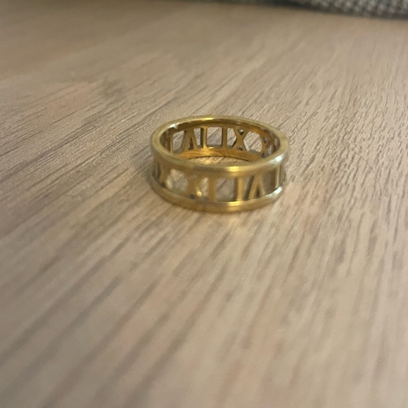 Gold PRYA ring - Picture 3 of 6